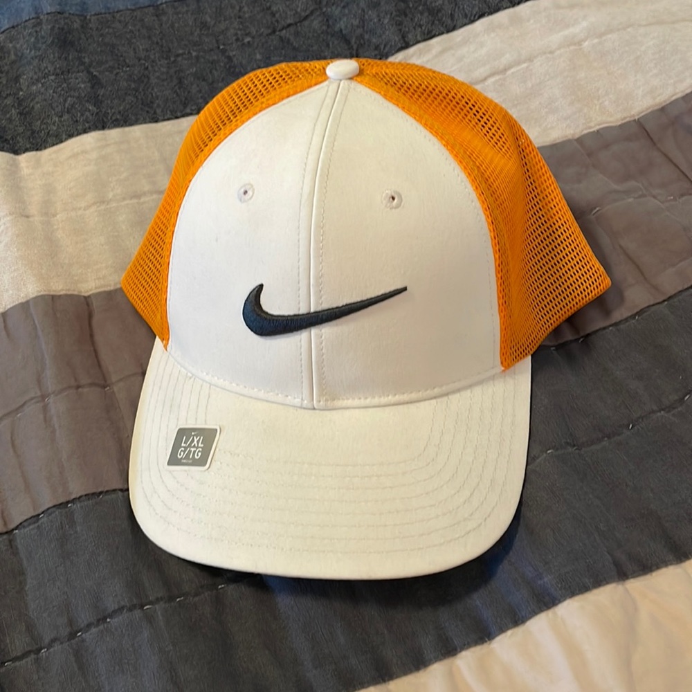Nike fitted golf hat Orange L/Xl